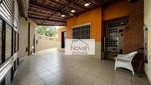 Casa de Condomínio com 3 Quartos para alugar, 178m² no Embaré, Santos