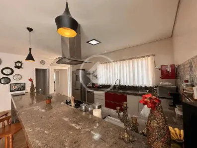 Casa de Condomínio com 5 Quartos à venda, 380m² no Granja Marileusa, Uberlândia
