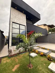 Casa com 3 Quartos à venda, 300m² no Setor Três Marias, Goiânia