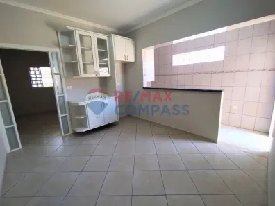 Casa com 3 Quartos à venda, 140m² no Jardim Califórnia, Jacareí