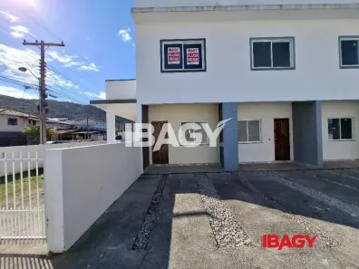 Casa com 2 Quartos para alugar, 63m² no Forquilhas, São José