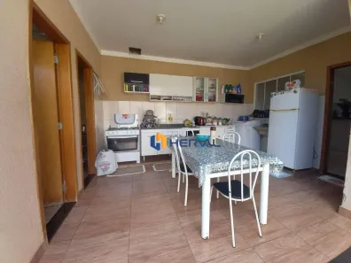Casa com 3 Quartos à venda, 98m² no Jardim dos Pássaros, Maringá