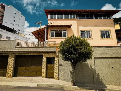 Casa com 5 Quartos à venda, 250m² no Santa Helena, Juiz de Fora