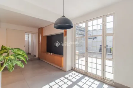 Casa com 3 Quartos à venda, 200m² no Azenha, Porto Alegre