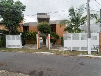 Sobrado com 4 Quartos à venda, 440m² no Sumaré, São Paulo
