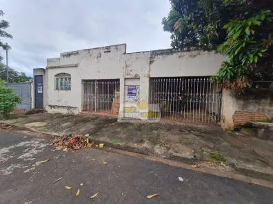Casa com 3 Quartos à venda, 360m² no Parque das Américas, Uberaba
