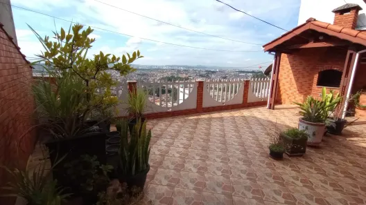 Sobrado com 4 Quartos à venda, 248m² no Parque das Iglesias, Jandira