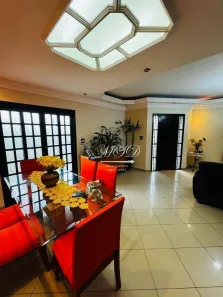 Sobrado com 4 Quartos à venda, 260m² no Cidade Jardim, Jacareí