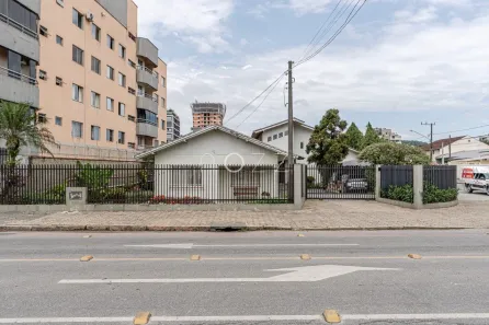 Casa com 4 Quartos à venda, 250m² no Saguaçu, Joinville