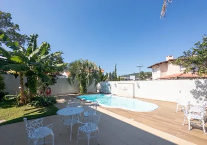 Casa com 4 Quartos à venda, 320m² no Itacorubi, Florianópolis