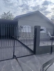 Casa com 2 Quartos à venda, 146m² no Vitória Régia, Londrina