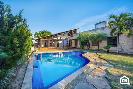 Casa com 4 Quartos à venda, 392m² no Candelária, Natal