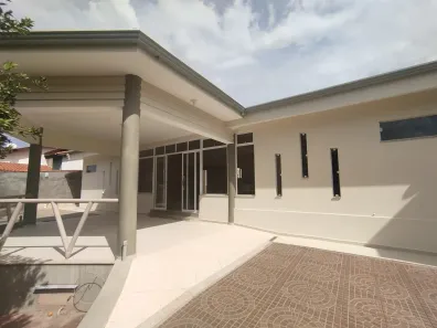 Casa de Condomínio com 2 Quartos para alugar, 100m² no Terras de Santa Rosa, Salto