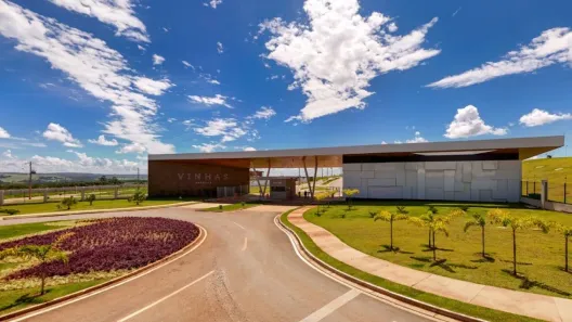 Lote/Terreno à venda, 439m² no Condomínio Residencial Vinhas Anápolis, Anápolis