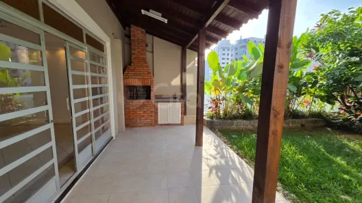Casa com 4 Quartos à venda, 320m² no Agronômica, Florianópolis