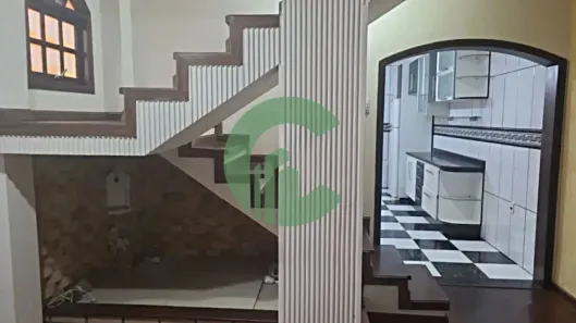 Sobrado com 3 Quartos para alugar, 192m² no Vila Alzira, Santo André