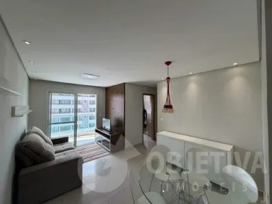 Apartamento com 2 Quartos para alugar, 70m² no Centro, Uberlândia