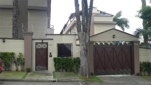 Casa de Condomínio com 3 Quartos à venda, 243m² no Vila Santos, São Paulo