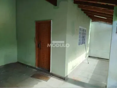 Casa com 3 Quartos para alugar, 119m² no Granada, Uberlândia