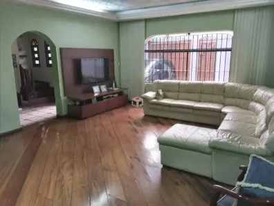 Sobrado com 3 Quartos à venda, 255m² no Jardim do Estádio, Santo André
