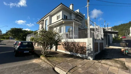 Casa com 4 Quartos à venda, 183m² no Guarujá, Porto Alegre