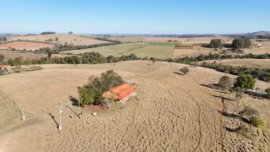Fazenda/Sítio com 3 Quartos à venda, 120m² no Área Rural de Itapetininga, Itapetininga
