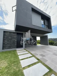 Casa de Condomínio com 4 Quartos à venda, 291m² no Vila Nova, Porto Alegre