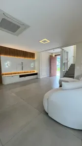 Casa de Condomínio com 3 Quartos para alugar, 222m² no Santa Regina, Camboriú