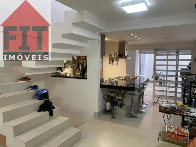 Sobrado com 3 Quartos à venda, 220m² no Indianópolis, São Paulo