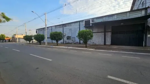 Galpão/Depósito/Armazém à venda, 940m² no Jardim Guanabara, Goiânia