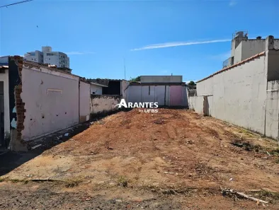 Lote/Terreno à venda, 195m² no Osvaldo Rezende, Uberlândia