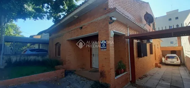 Casa com 3 Quartos à venda, 320m² no Medianeira, Porto Alegre