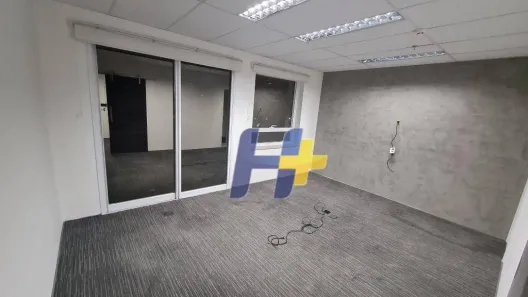 Sala Comercial para venda ou aluguel, 37m² no Vila Gertrudes, São Paulo