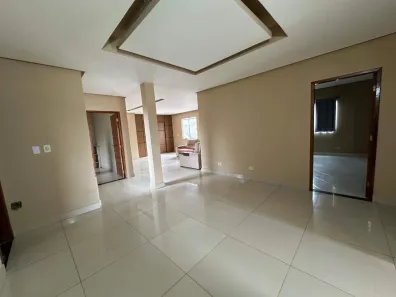 Casa com 5 Quartos para alugar, 220m² no Ibituruna, Montes Claros
