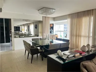 Apartamento com 3 Quartos para alugar, 210m² no Vila Olímpia, São Paulo