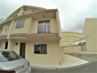 Sobrado com 3 Quartos para alugar, 150m² no Hauer, Curitiba