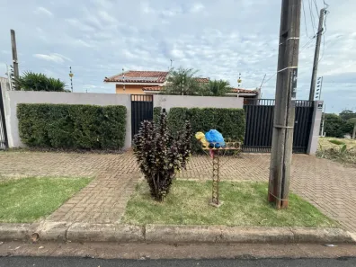 Casa com 4 Quartos à venda, 200m² no Zona 04, Maringá