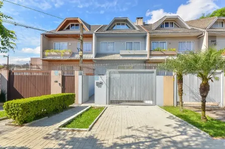 Sobrado com 4 Quartos à venda, 228m² no Água Verde, Curitiba
