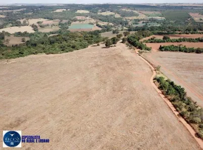 Fazenda/Sítio com 2 Quartos à venda, 75m² no Setor Central, Silvânia