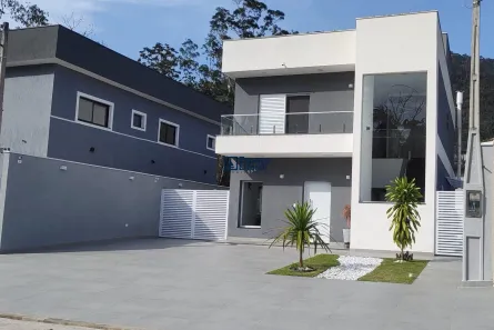 Sobrado com 3 Quartos à venda, 240m² no Mar Verde II, Caraguatatuba