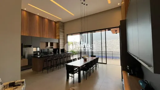 Casa de Condomínio com 3 Quartos à venda, 239m² no Jardim Botânico, Uberlândia