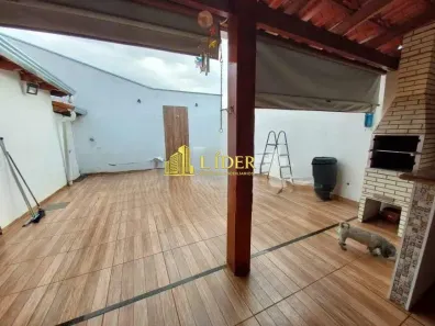Casa com 3 Quartos à venda, 182m² no Jardim Brasília, Uberlândia
