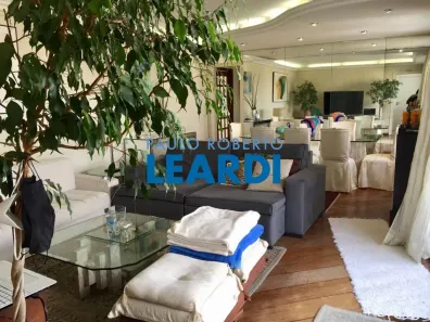 Apartamento com 4 Quartos à venda, 156m² no Jardim Londrina, São Paulo