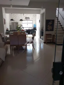 Casa com 4 Quartos à venda, 220m² no Morada do Parque, Montes Claros