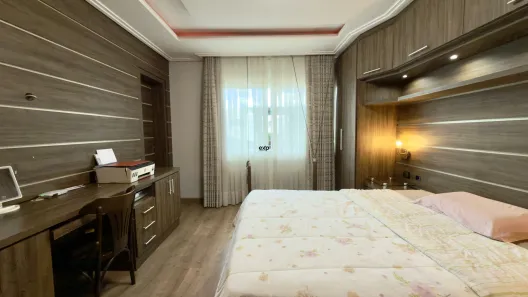 Casa com 4 Quartos à venda, 245m² no Cajuru, Curitiba