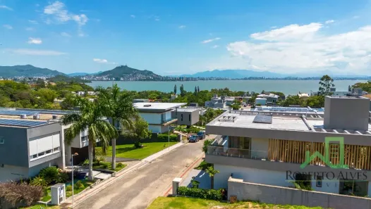 Lote/Terreno à venda, 762m² no Cacupé, Florianópolis
