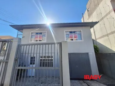 Casa com 3 Quartos para alugar, 101m² no Capoeiras, Florianópolis