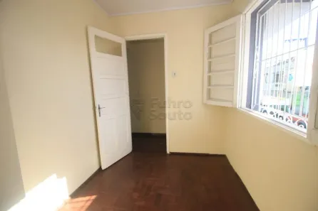 Apartamento com 3 Quartos para alugar, 121m² no Centro, Pelotas