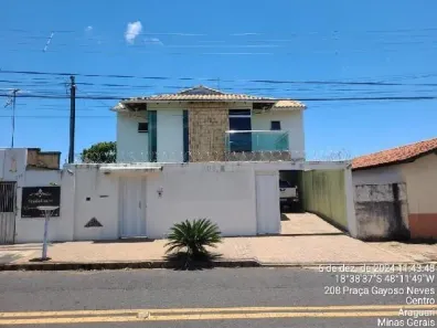 Casa com 2 Quartos à venda, 225m² no Goiás, Araguari