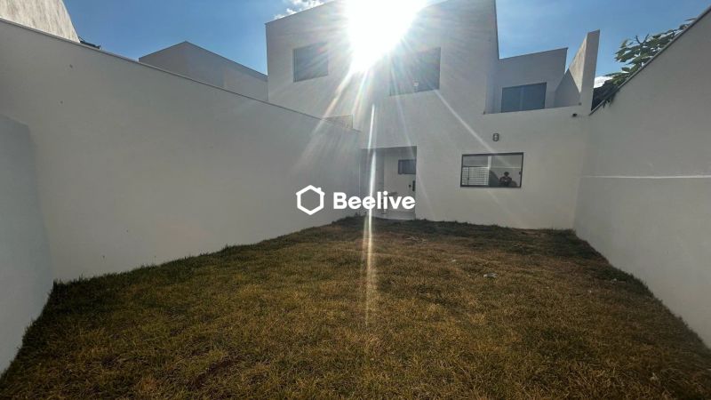 Casa com 3 quartos — Floramar, Belo Horizonte